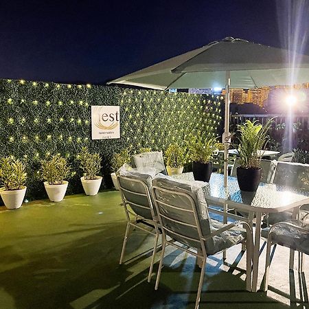 Nest Fort Bgc Makati City Bagian luar foto